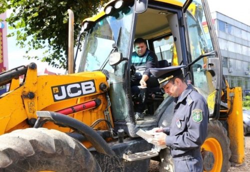 Is it possible to find out whether the tractor being purchased is pledged by the bank or under arrest by bailiffs?